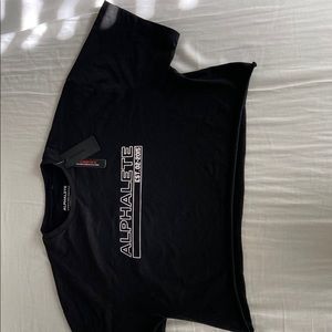 Black cropped Alphalete shirt